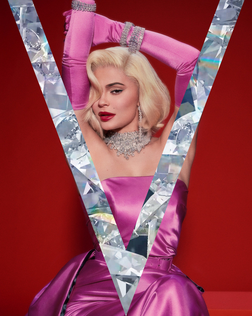 Kylie Jenner Transforms Into Marilyn Monroe For Halloween